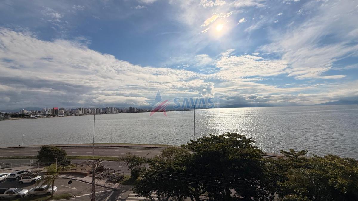 AMPLO 3 DORMITÓRIOS - FRENTE MAR - VISTA PANORÂMICA